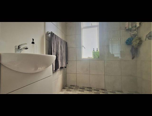 2 BEDROOM APARTMENT FOR SALE IN ESSENWOOD